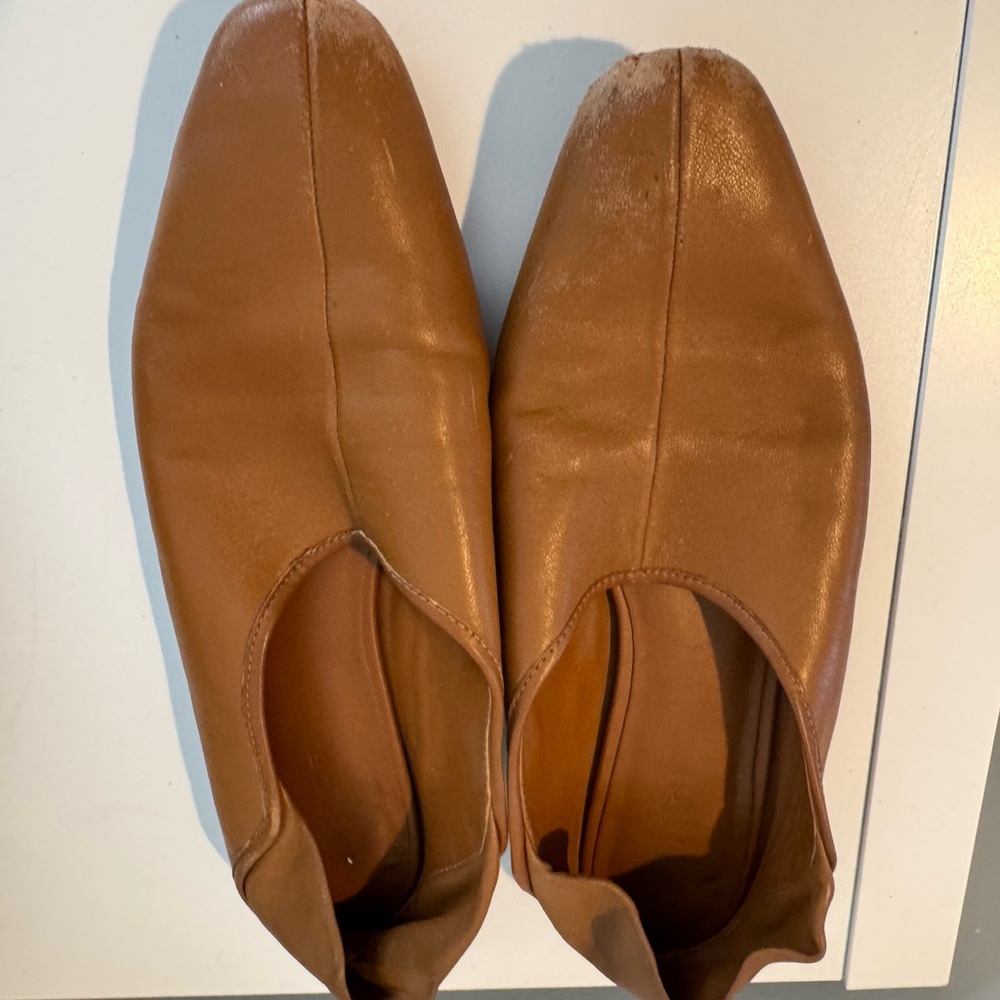 Vince tan Leather Slip-On moccasin style Shoes size 38.5